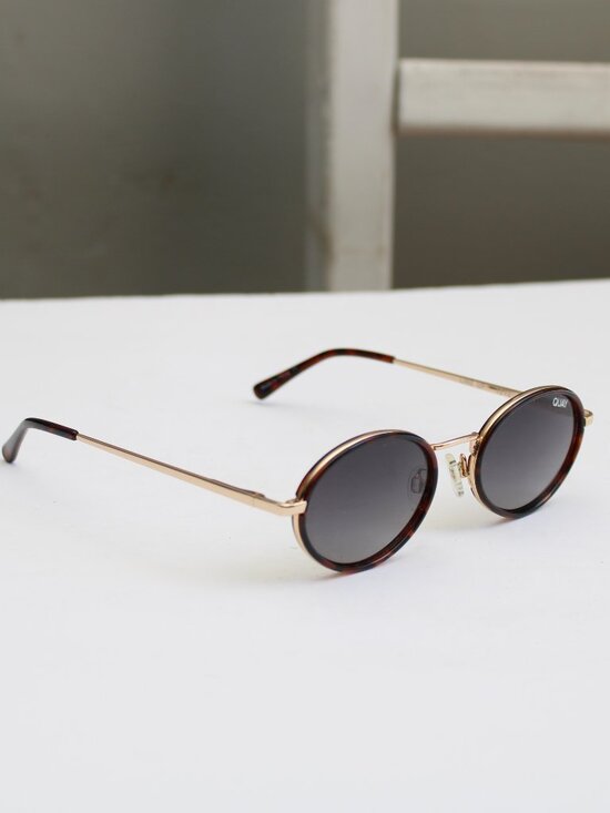 QUAY Line Up Gold Metal Frame Oval 41mm Sunglasses in Tortoise Smoke 6438724 main image 4